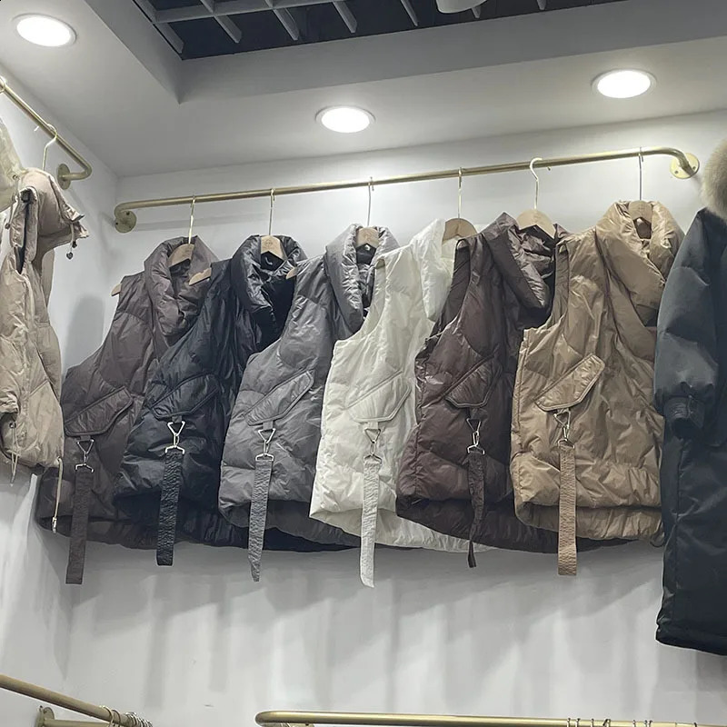 Womens loose solid sleeveless jacket womens black and white warm vest autumn lightweight winter 240910