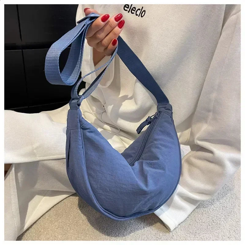 Summer Nylon Waterproof Allmatch Messenger Bag Dumpling Bag Men and Women Multicolor Highquality Shoulder Bags 240909