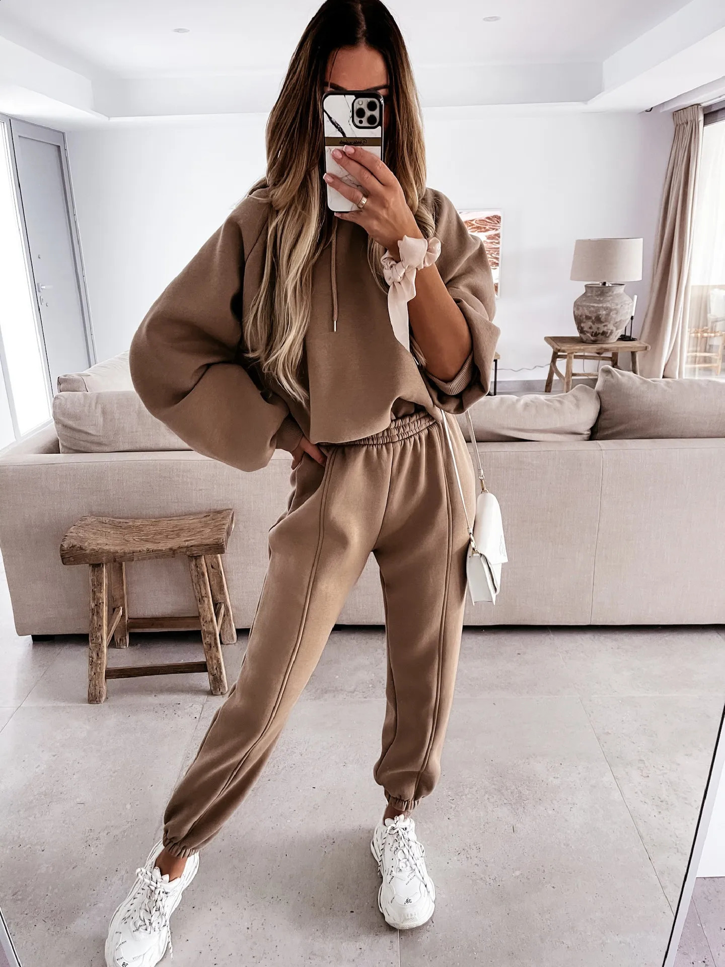 Autumn and Winter Womens Sportswear Loose Running Hoodie Sweater Set Womens Comfort Set 240910