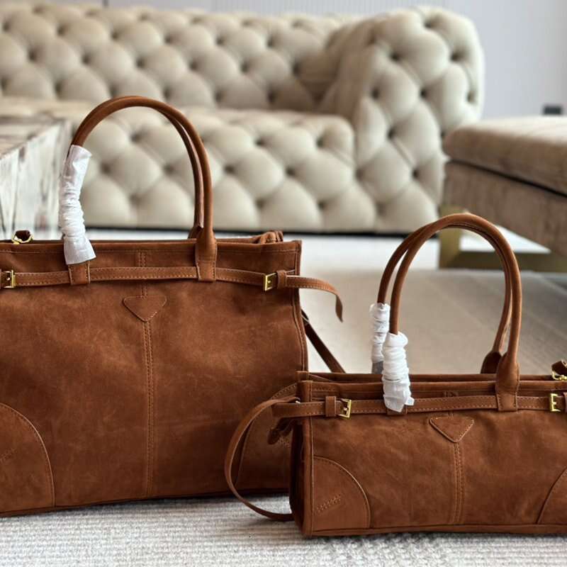 New designer handbag Fashionable versatile suede size tote design bag One shoulder armpit handbags Large capacity and high aesthetic value