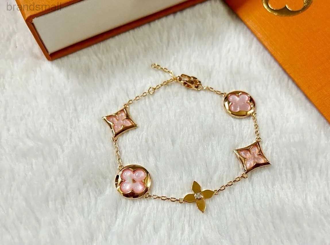 Designer Bracelets Designer Shell Chain Classic Flowers Jewelry Wrist bangle 18k Gold White Mother of Pearl Bracelet High Version Fashion Charm Bracelet Women Jewe