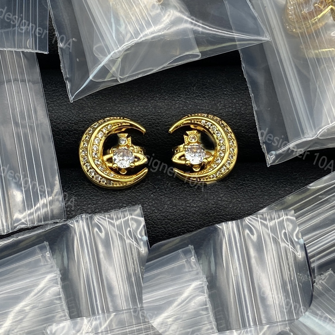 Designer earrings vivianne west stud wood earings Mother jewelry woman luxury earrings Fashion Jewelry Westwoods Woman Punk Rock style Party Wedding Gifts