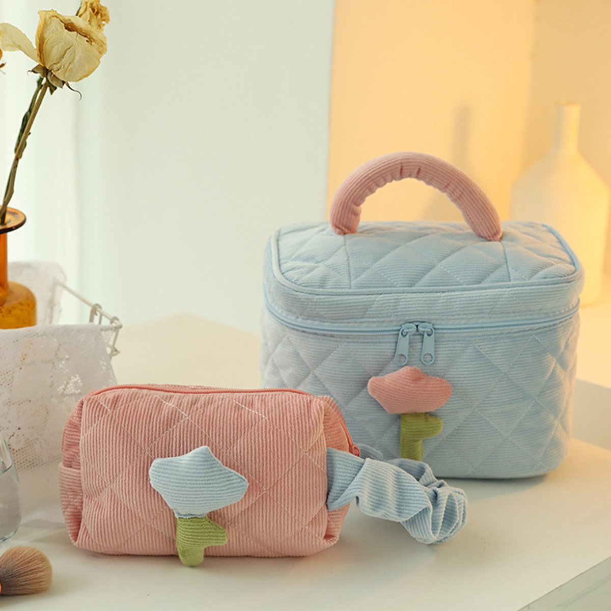 Makeup bag corduroy hand-held storage bag cute high-end easy to carry large capacity toiletry bag