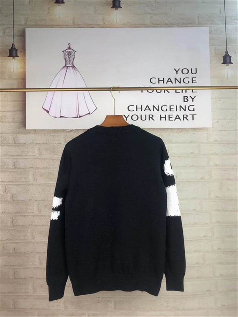 Casual Loose-Fit Unisex Sweater Hoodie - Long Sleeves with Unique Letter Design for Autumn