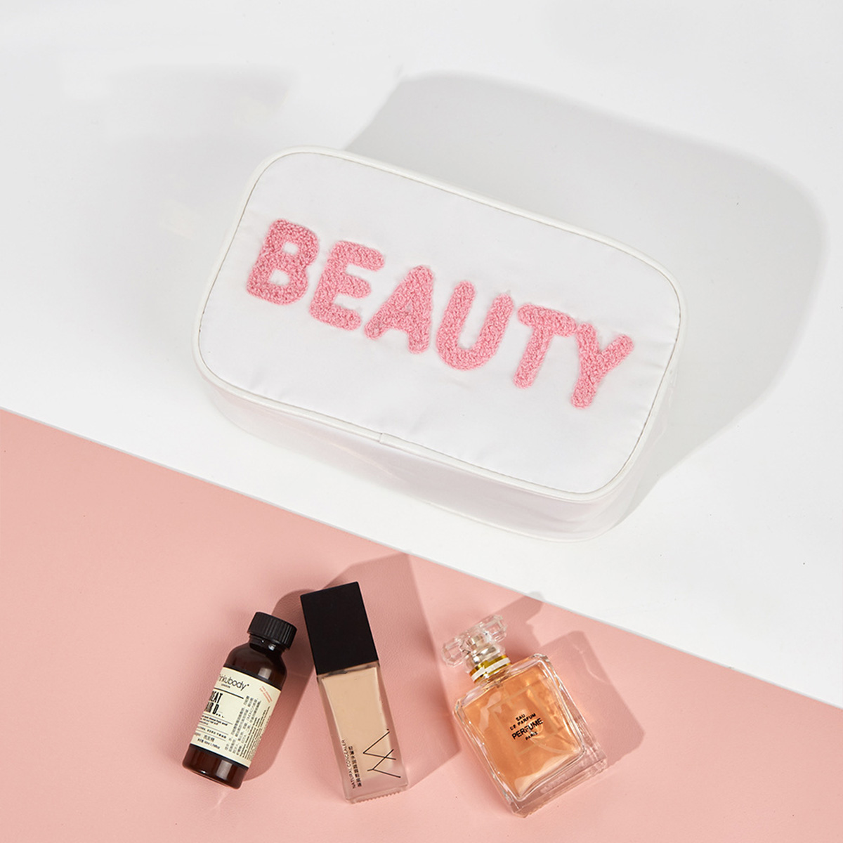 Makeup Bag Women's Heart Makeup Bag Large Capacity Skincare Storage Bag with Printed Embroidered Logo Travel Portable Toilet Bag