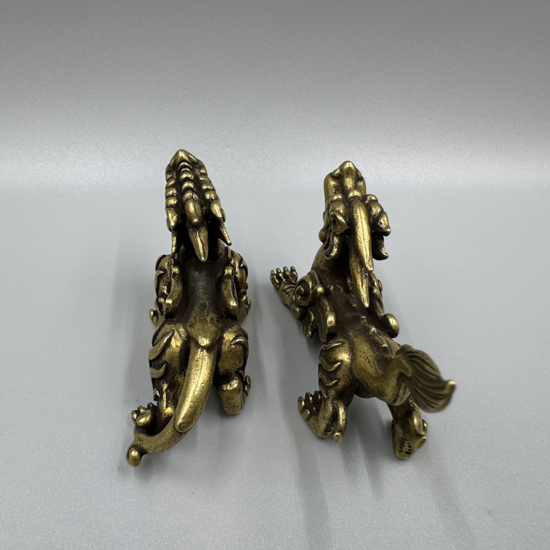 Elegant Pure Copper Lion Sculpture for Collectors Bronze-Finished Pair of Chinese Pixiu Sculptures Feng Shui Symbols for Office & Home