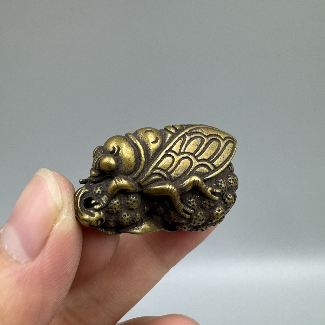 Solid Brass Cicada Pendant Figurine Small Statue Home Ornament Collectibles