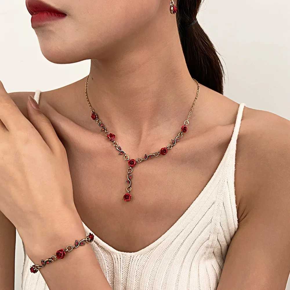 Vintage French Red Rose Flower Necklace Bracelet Set for Women Fashion Romantic Clavicle Chain Necklace Engagement Jewelry GiftsXJ241227