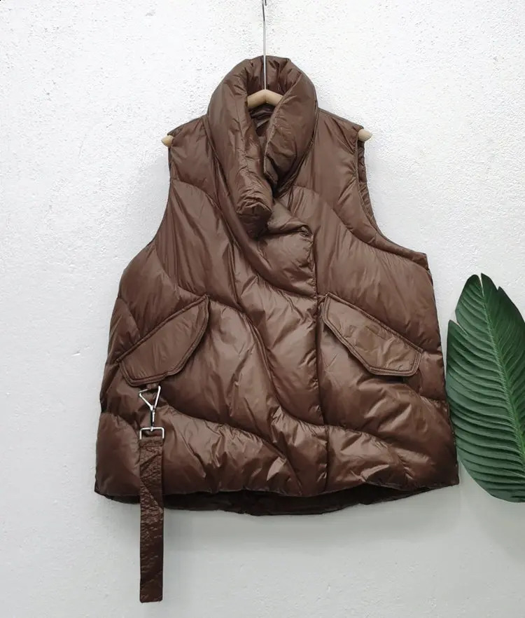 Womens loose solid sleeveless jacket womens black and white warm vest autumn lightweight winter 240910