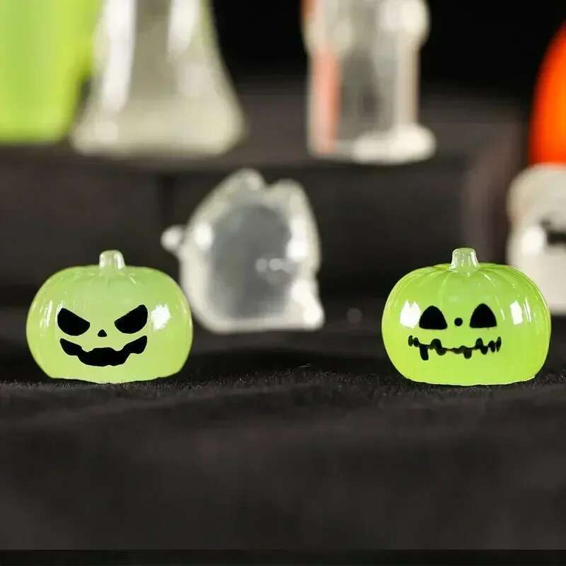 6Pcs Mini Luminous Figures Mini Cat Ghost Pumpkin Bat Skull Candle Glow In Dark Micro Landscape Miniatures For Holiday Halloween 8Db