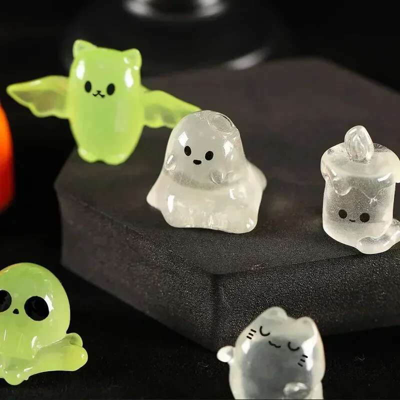 6Pcs Mini Luminous Figures Mini Cat Ghost Pumpkin Bat Skull Candle Glow In Dark Micro Landscape Miniatures For Holiday Halloween 8Db