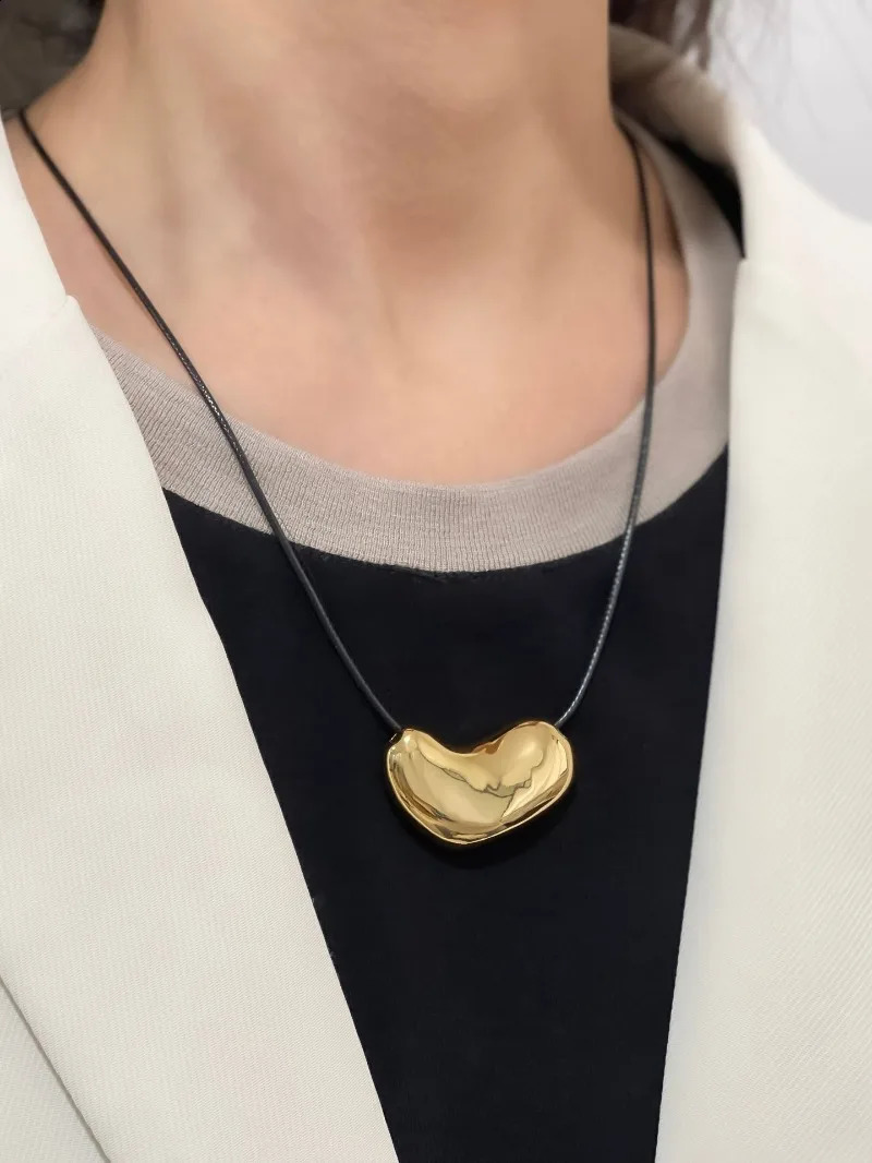 ALLNWME handmade black rope chain irregular heart-shaped pendant necklace womens brass 14K real gold silver plated jewelry 240911