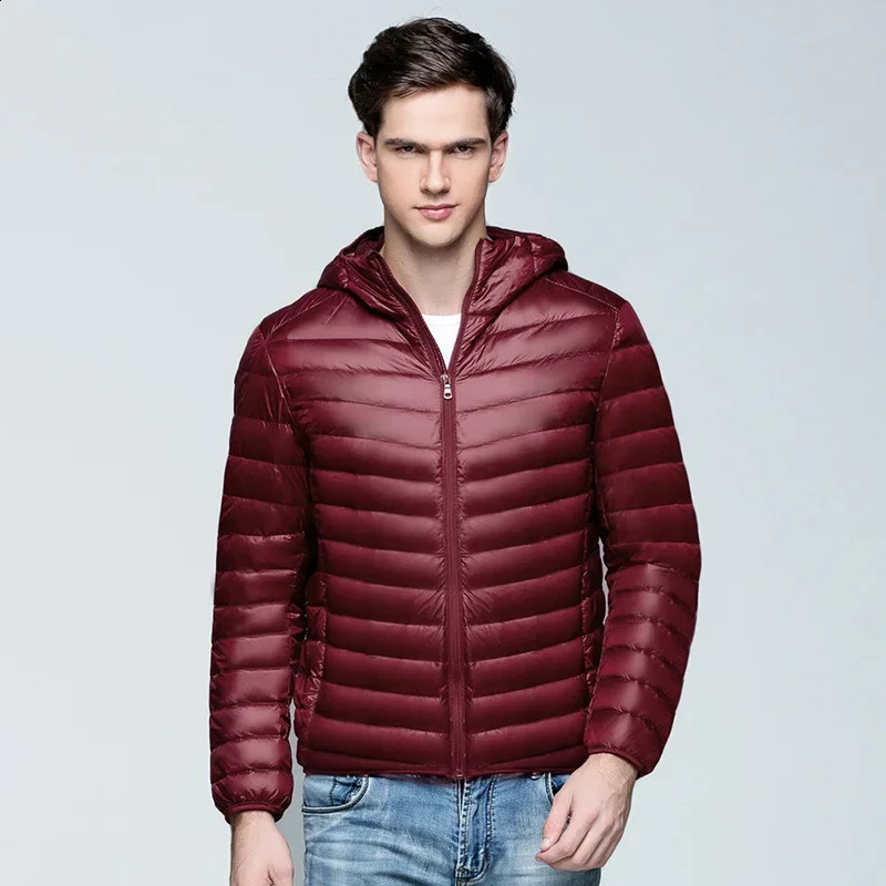 Men Puffer Jacket Men Ultra Lightweight Packable down coat Fashion hooded fat casual Feather Parka 240830