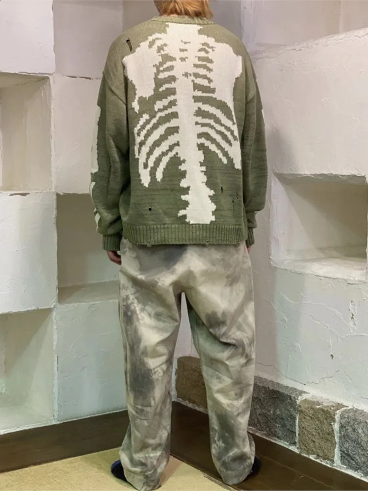Mens oversized sweater green loose skull print womens high-quality street hole retro 1 1 knitted sweater y2k top E-girl 240911