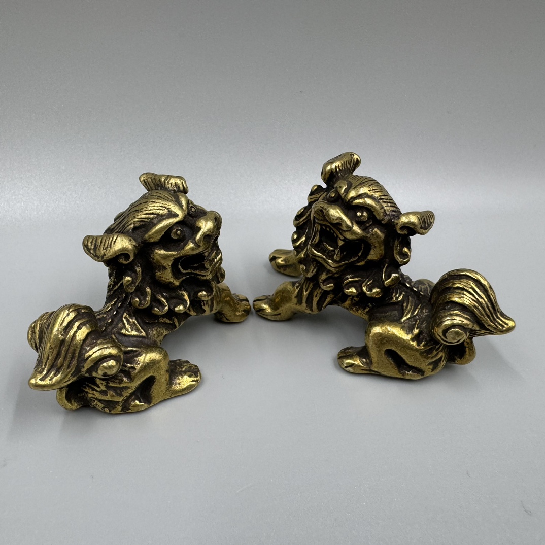 Elegant Pure Copper Lion Sculpture for Collectors Bronze-Finished Pair of Chinese Pixiu Sculptures Feng Shui Symbols for Office & Home