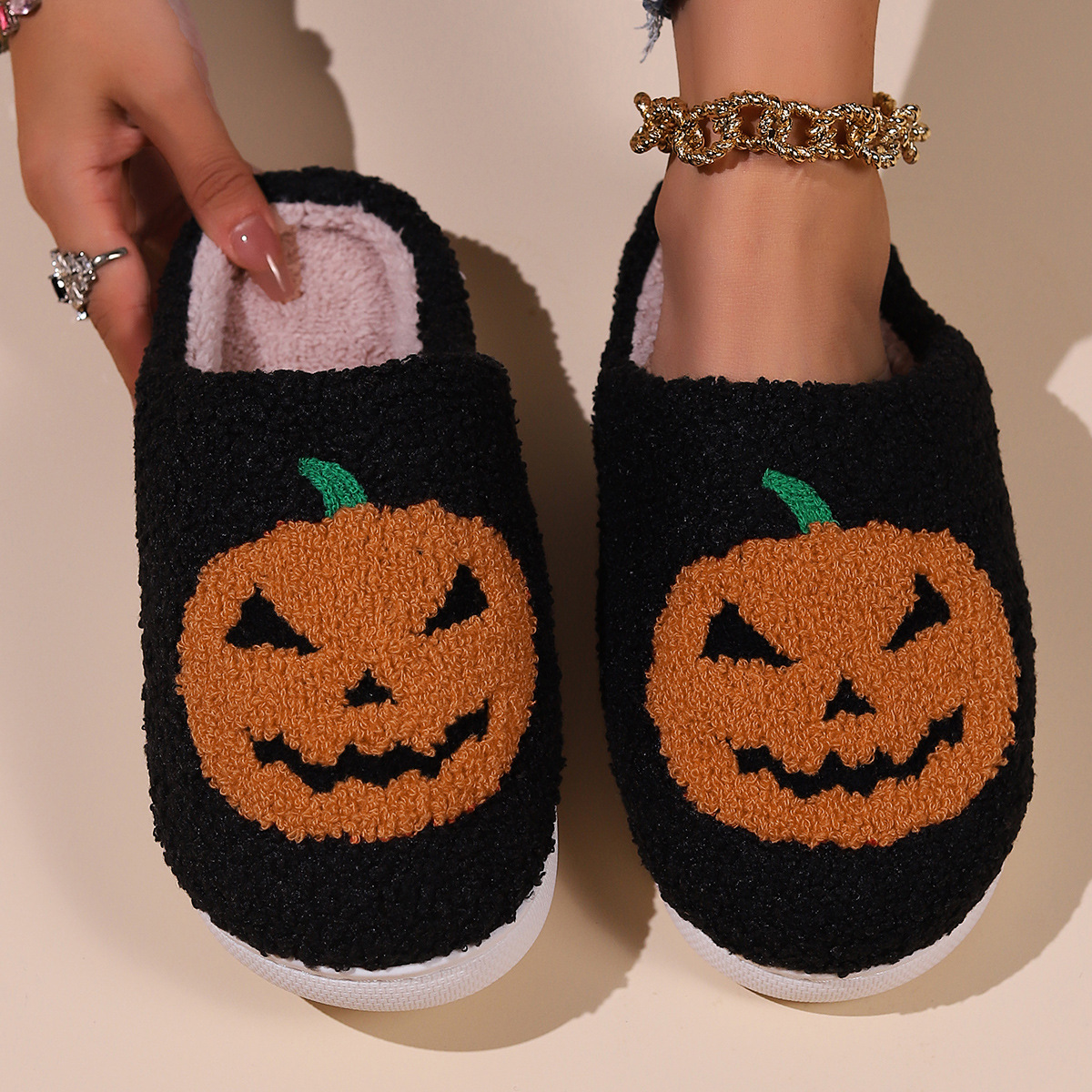 Genuine Halloween slippers women's summer wear 2024 new thick-soled flat sandals plus-size shoes apricot