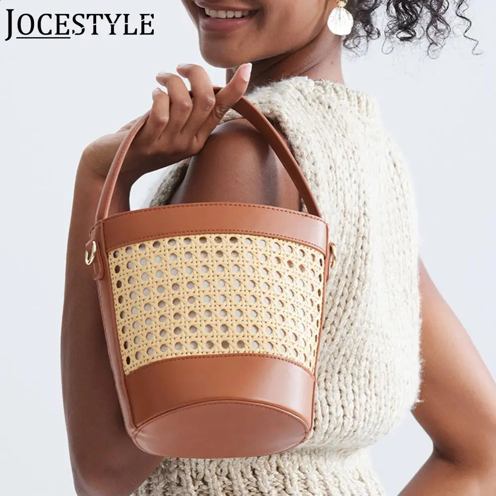 Grass beach bag womens PU leather summer hollow bucket fashionable drawstring handbag holiday travel 240910