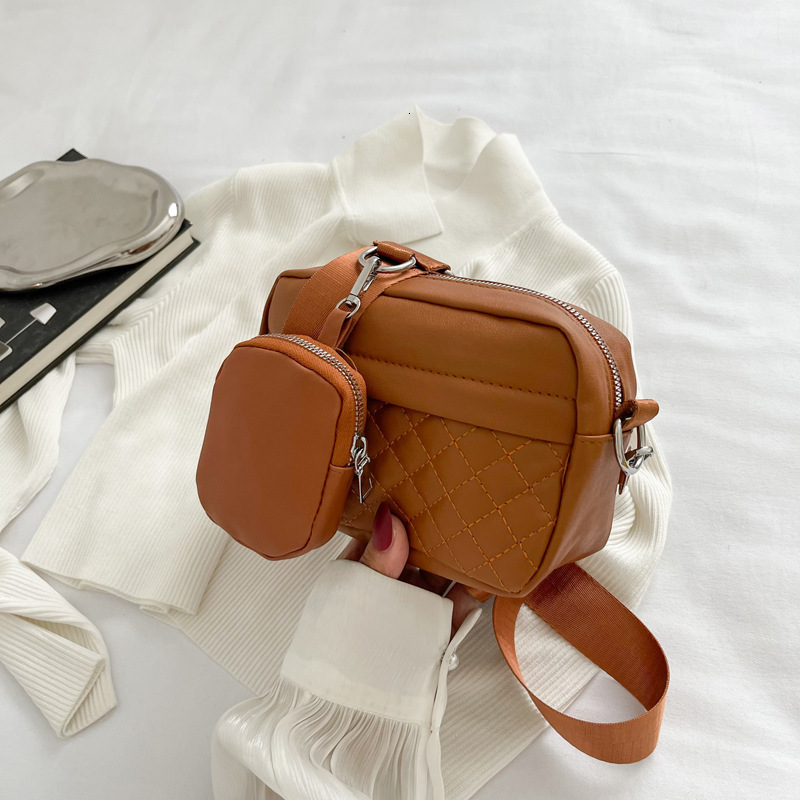 2025S Fashion Designer New Solid Color One Shoulder Autumn Fashionable Versatile Straddle Women's Bag