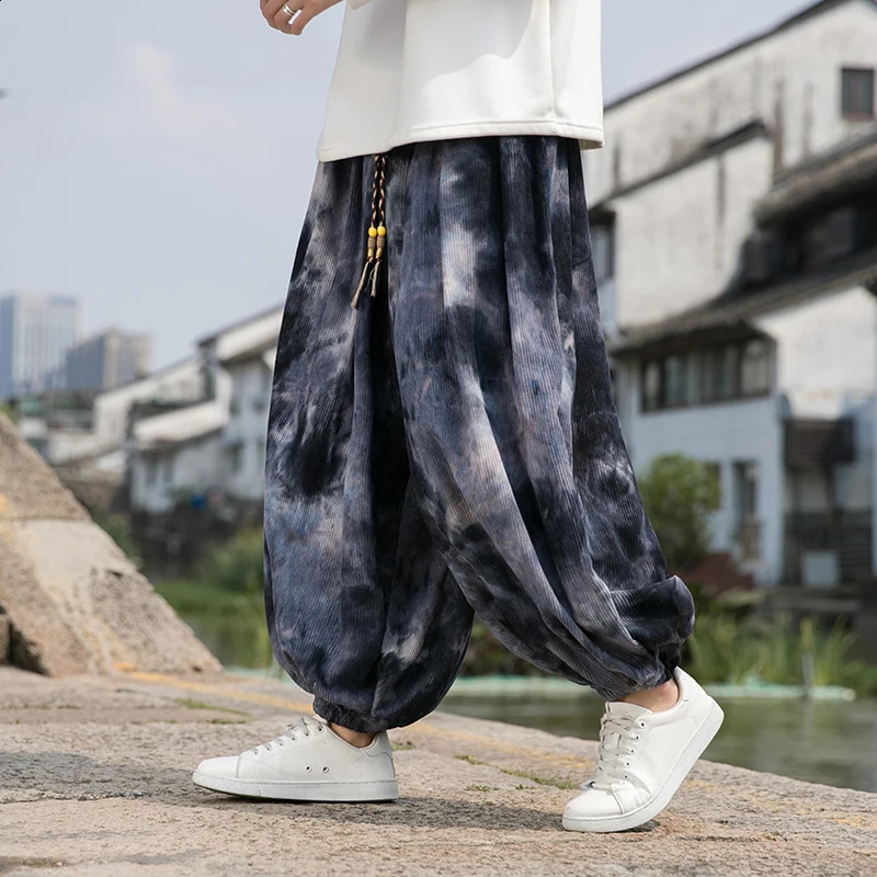 Corduroy Pants Men Casual Wideleg Sweatpants Vintage Elastic Waist Loose Harem Mens Oversized Hip Hop Trousers Streetwear 240904