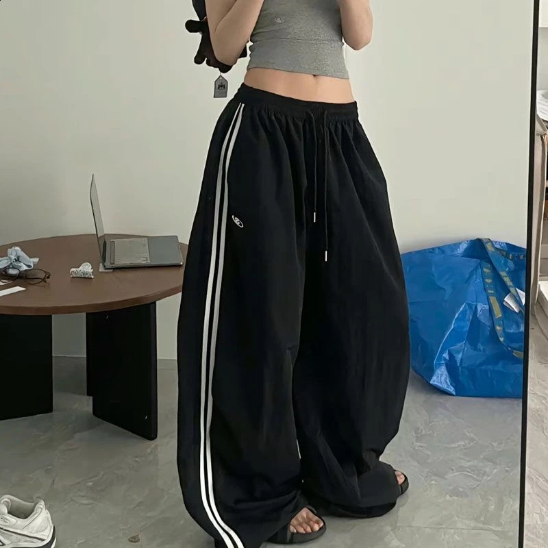 QWEEK Harajuku Retro Striped Pants Womens Oversized Korean Fashion Freight Trous Jogging Bag Black Sports Leisure Sports Pants 240910