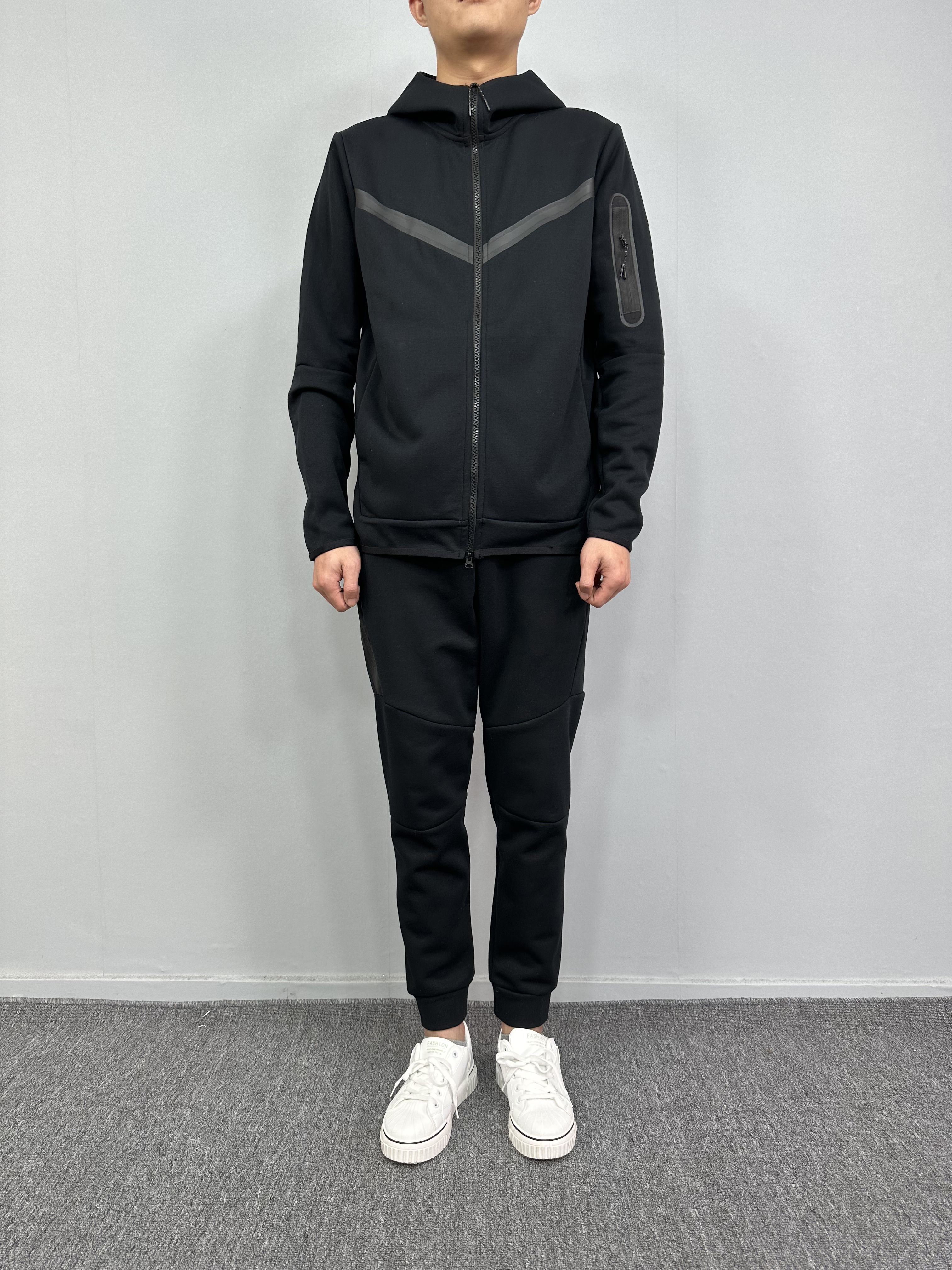 2025 no kids tech fleece Tracksuit comfortable designer hoodie tracksuit Basketball Football Outfit Two piece set Women and men Hoodies sweatpants spo