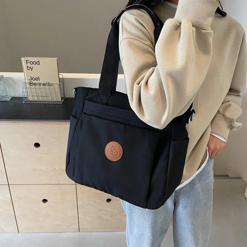 Fashion canvas handbag womens casual shoulder bag nylon cross body large capacity with zipper and pocket 240910