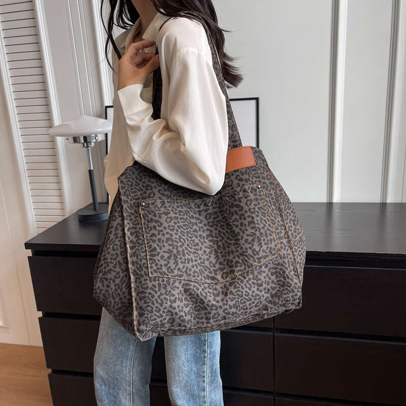 Designer Women Shoulder Animal Leopard Prints Grand Handbags Canvas Fabric Large Capacity Shopper Summer Beach Tote Bags 2025 New Free Delivery Design