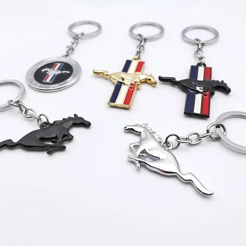 Metal keychain for Mustang GT Focus Mk2 Mk3 Carnival Rangers Mondeo S-MAX Kuga Shyelby Transit horse pendant car keychain W240911