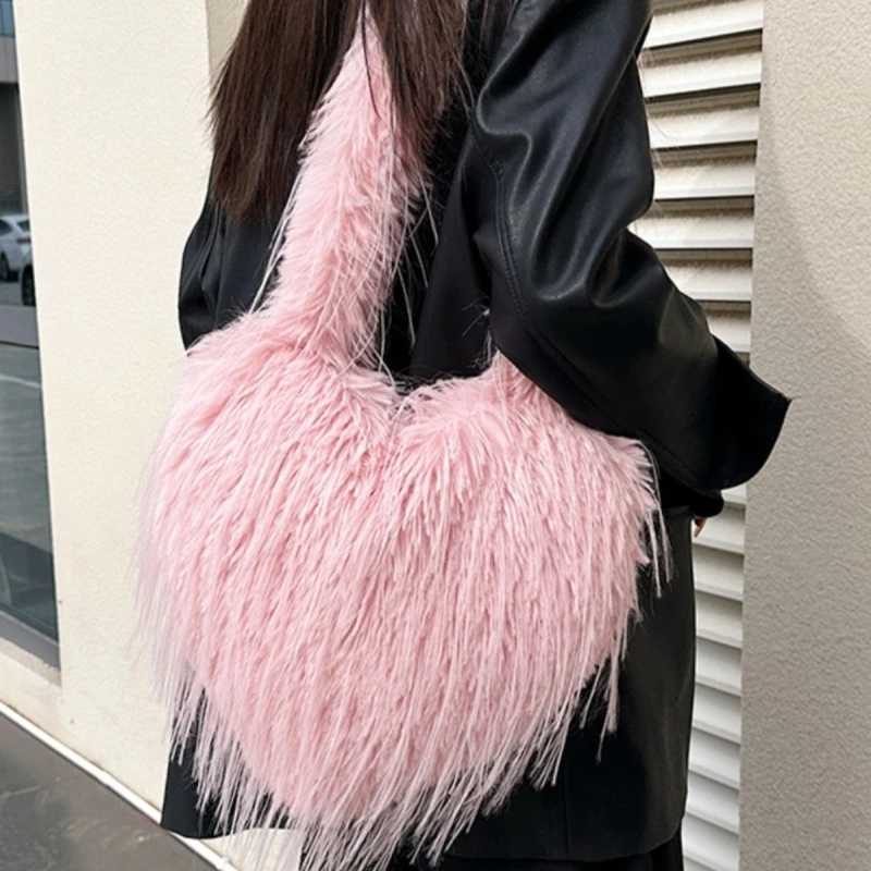 Winter Heart Shape Soft Fluffy Faux Fur Bag Long Plush Tassal Crossbody Bag for Ladies 2024 Luxury Warm Shopper Purses Tote 240911