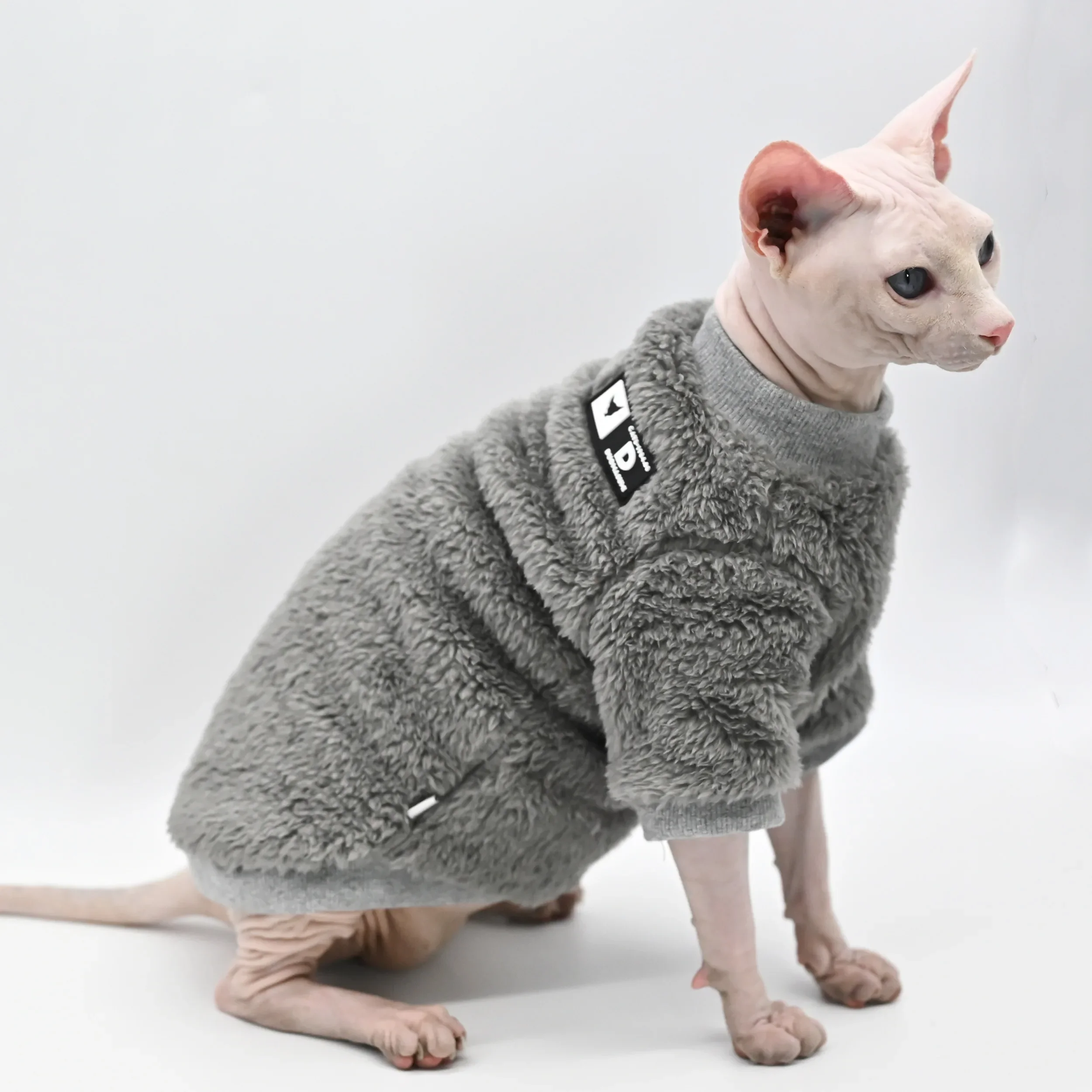 DUOMASUMI Winter Sweater for Sphynx Cat Clothes Fashion Soft Cat Clothing Comfort thickened Hairless Cat Outfits