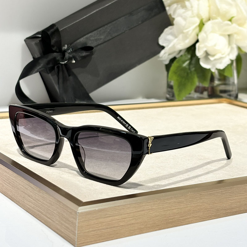 Luxury designer sunglasses Women Classic Cat Eye Popular Small frame Fine flat lenses Goggle Beach Sun Glasses Retro Frame