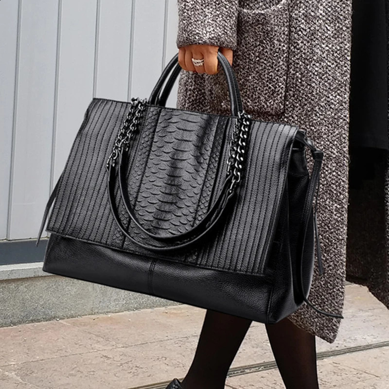 3 large capacity fashionable personalized womens lightweight y single shoulder handbag work briefcase 240904 4