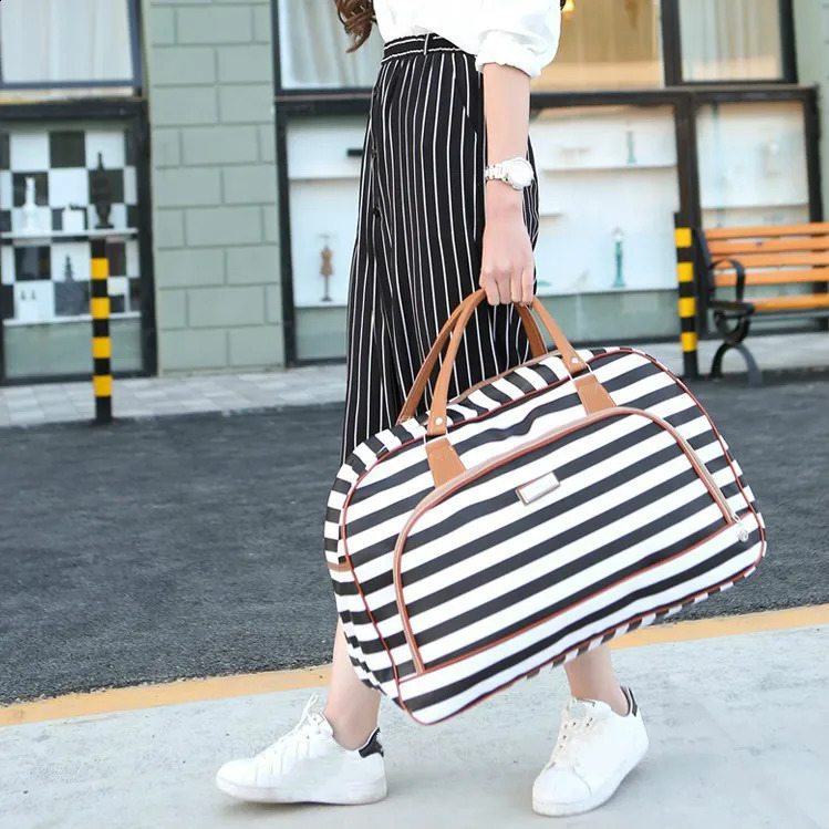 selling PU leather womens travel bag mens large capacity waterproof n zipper multifunctional luggage 240910