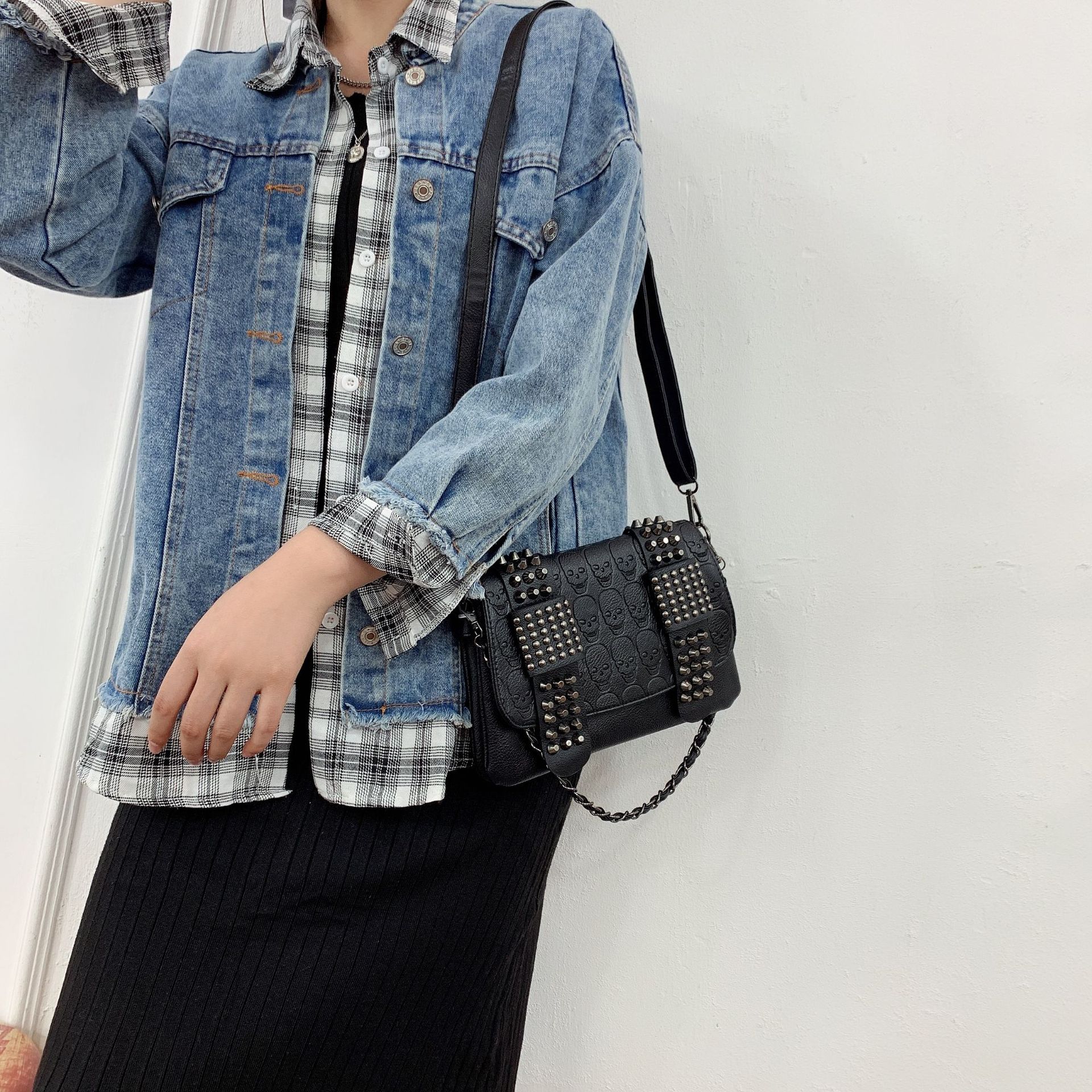 Gothic Studded Decor Crossbody Bag Punk Style Flap Shoulder Bag Retro Halloween Skull Embossed Purse CYD2409112