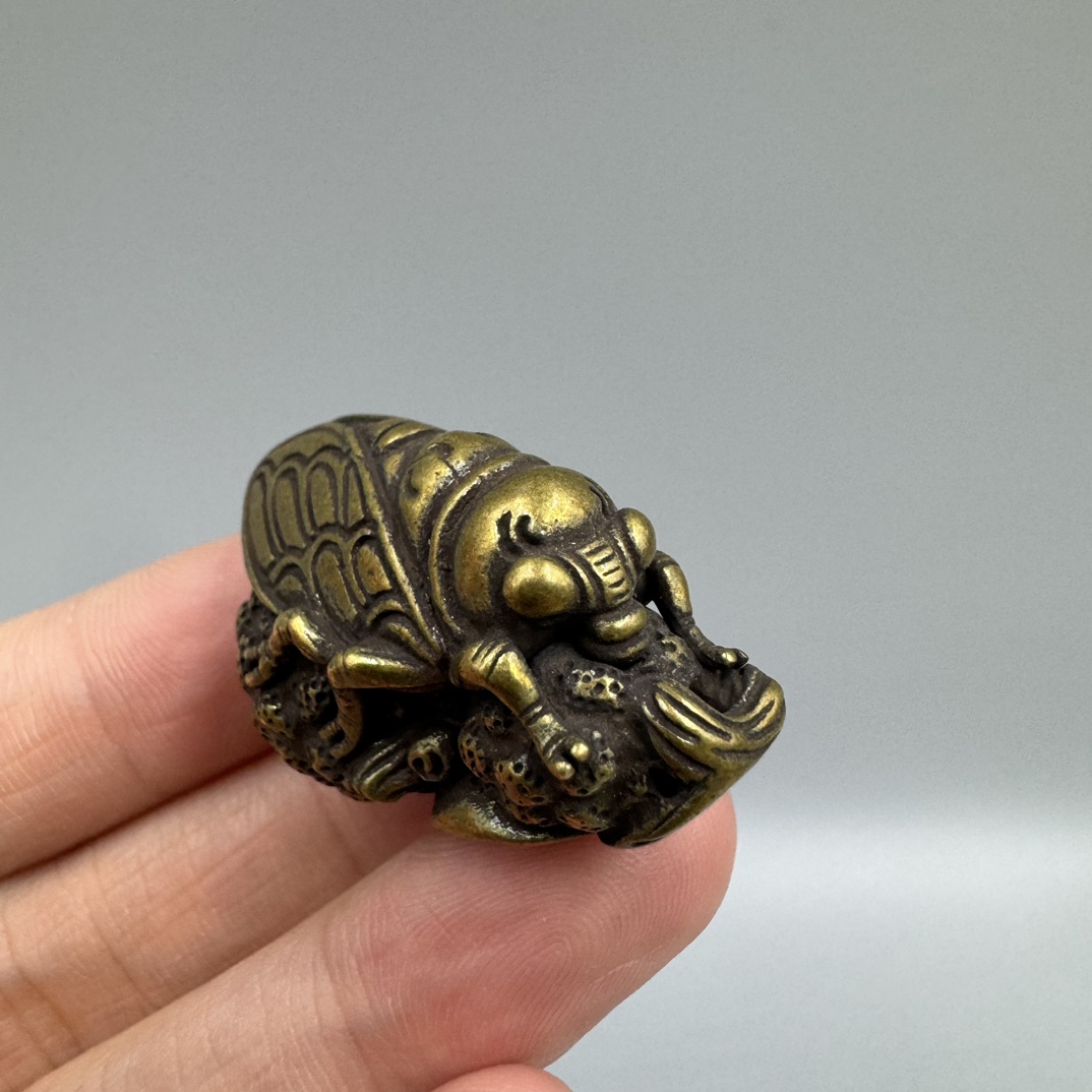 Solid Brass Cicada Pendant Figurine Small Statue Home Ornament Collectibles