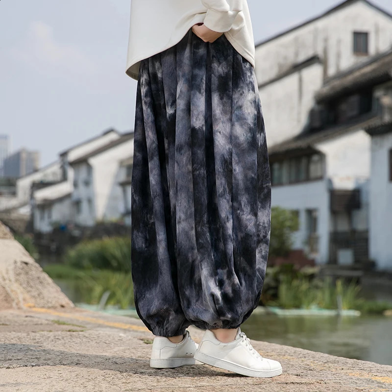 Corduroy Pants Men Casual Wideleg Sweatpants Vintage Elastic Waist Loose Harem Mens Oversized Hip Hop Trousers Streetwear 240904