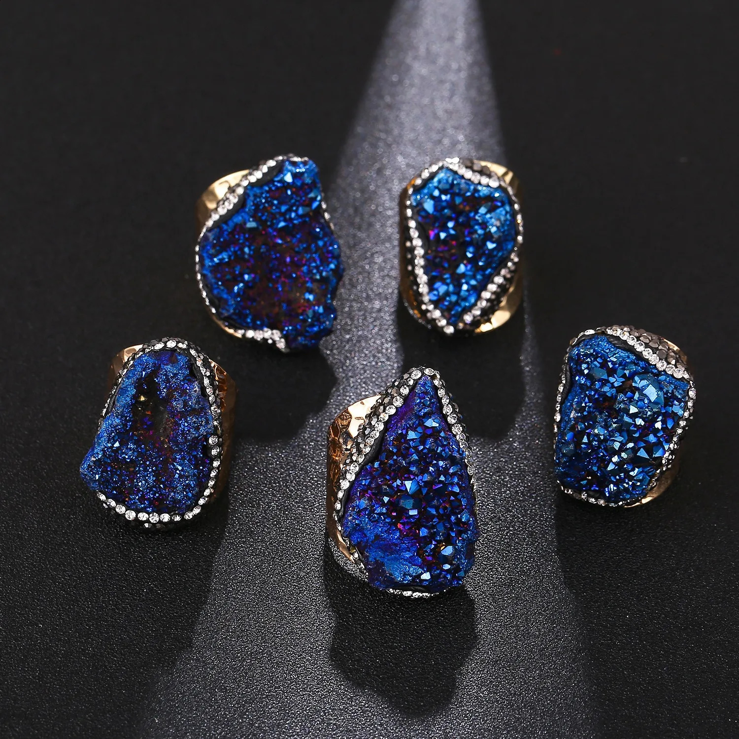 Natural Stone Adjustable Rings For Women Couple Colors Crystal Cluster Winding Ring Trend Wedding Band Jewelry Party Gift y240906