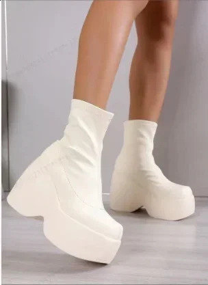 Gothic style sexy elegant short platform womens ankle boots large size 43 comfortable walking womens shoes platform shoes 240919