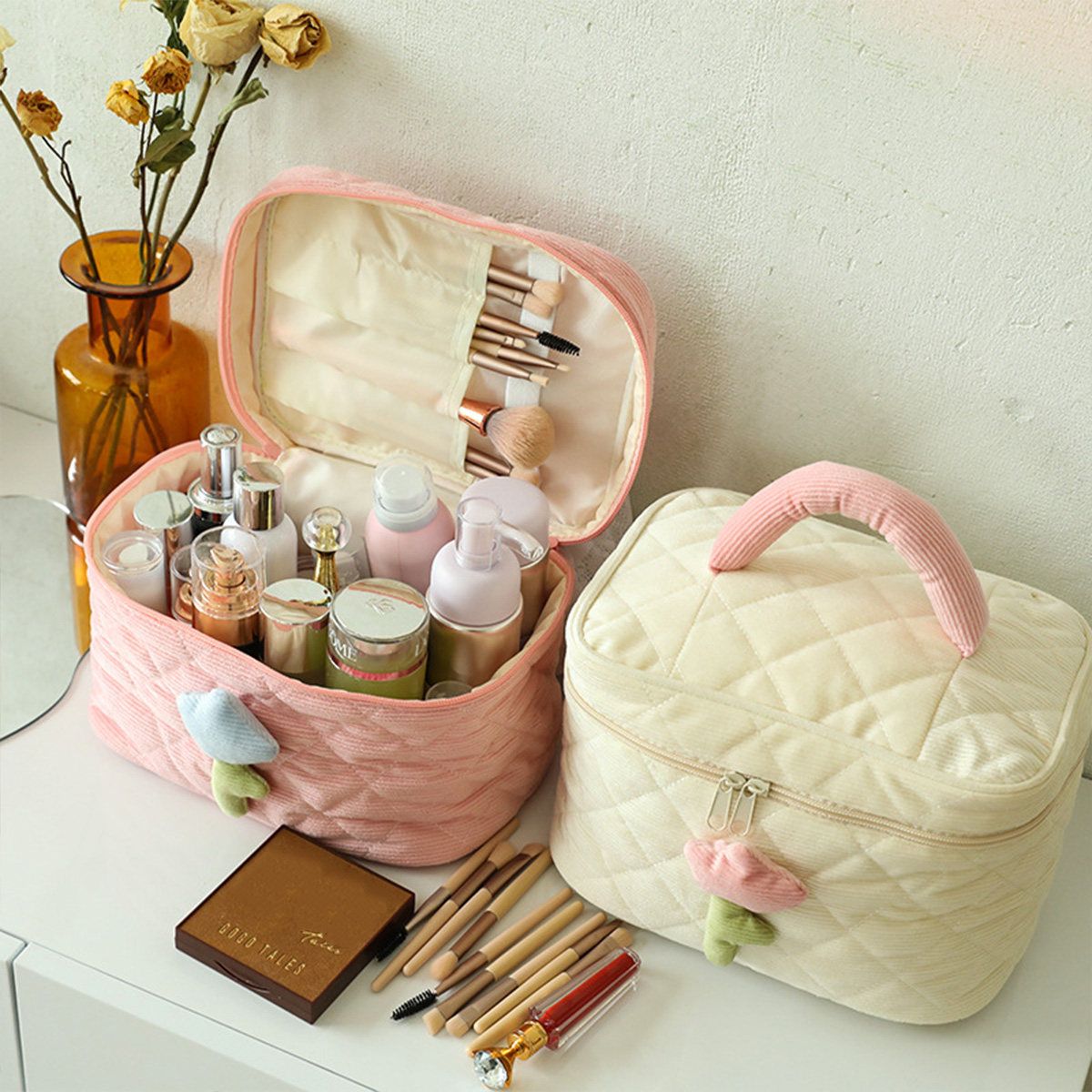 Makeup bag corduroy hand-held storage bag cute high-end easy to carry large capacity toiletry bag