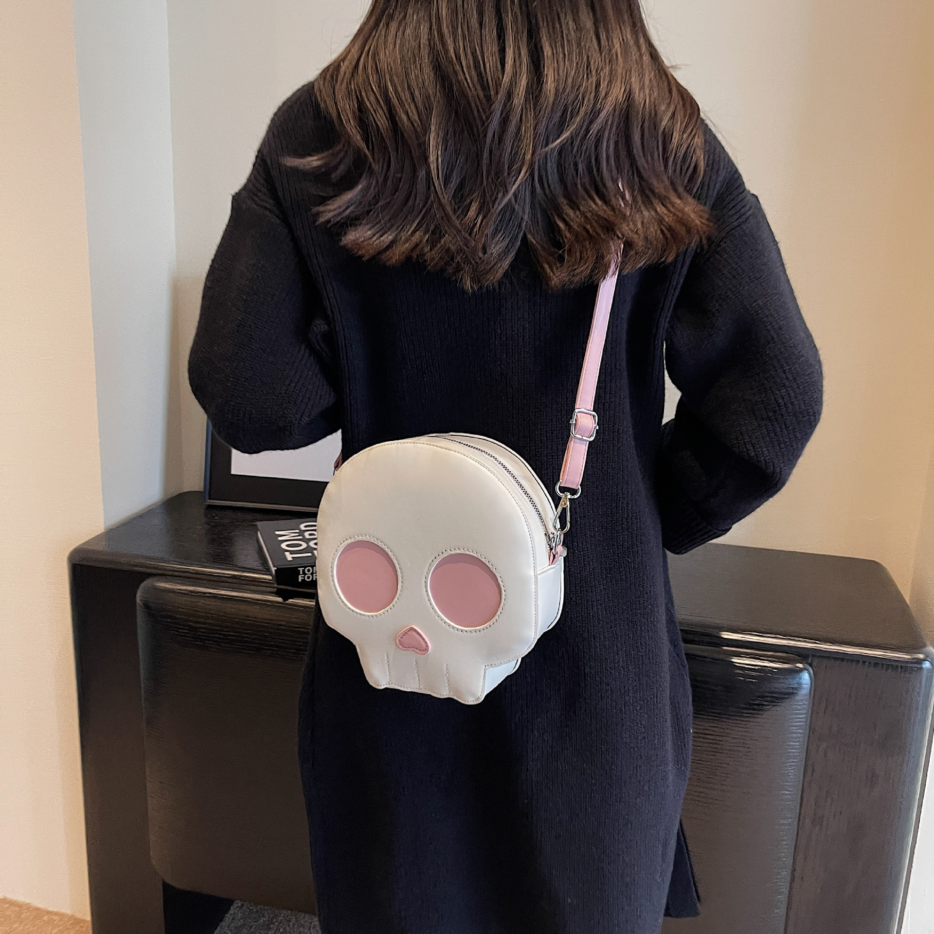 2025 Designer Women 3 Shoulder Halloween Bags Handbag PU Leather Gifts Black White Outdoor Indoor Party Decoration