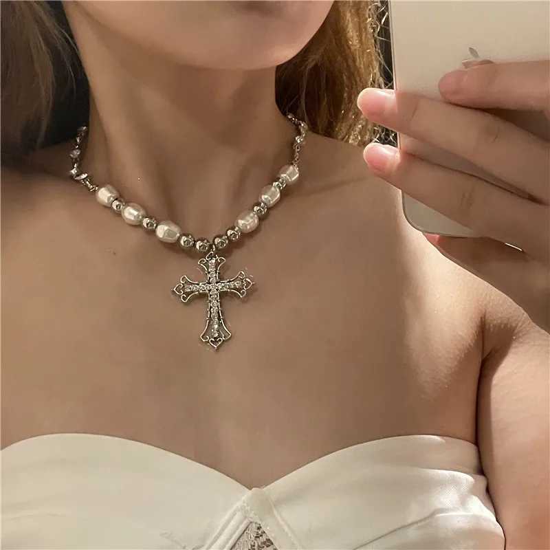 Y2K Trendy Pearl Cross Pendant Necklace Hip Hop Retro Men Women Religious Jewelry Boys Girls Anniversary Party Birthday GiftsX241010
