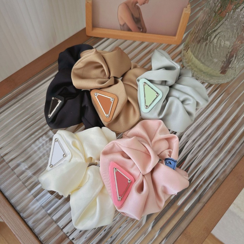 High Quality Triangle Logo Hair Rubber Bands Womens Fashion Charm Hair Jewelry Designer Pink Rubber Band Autumn New Style Casual Headband