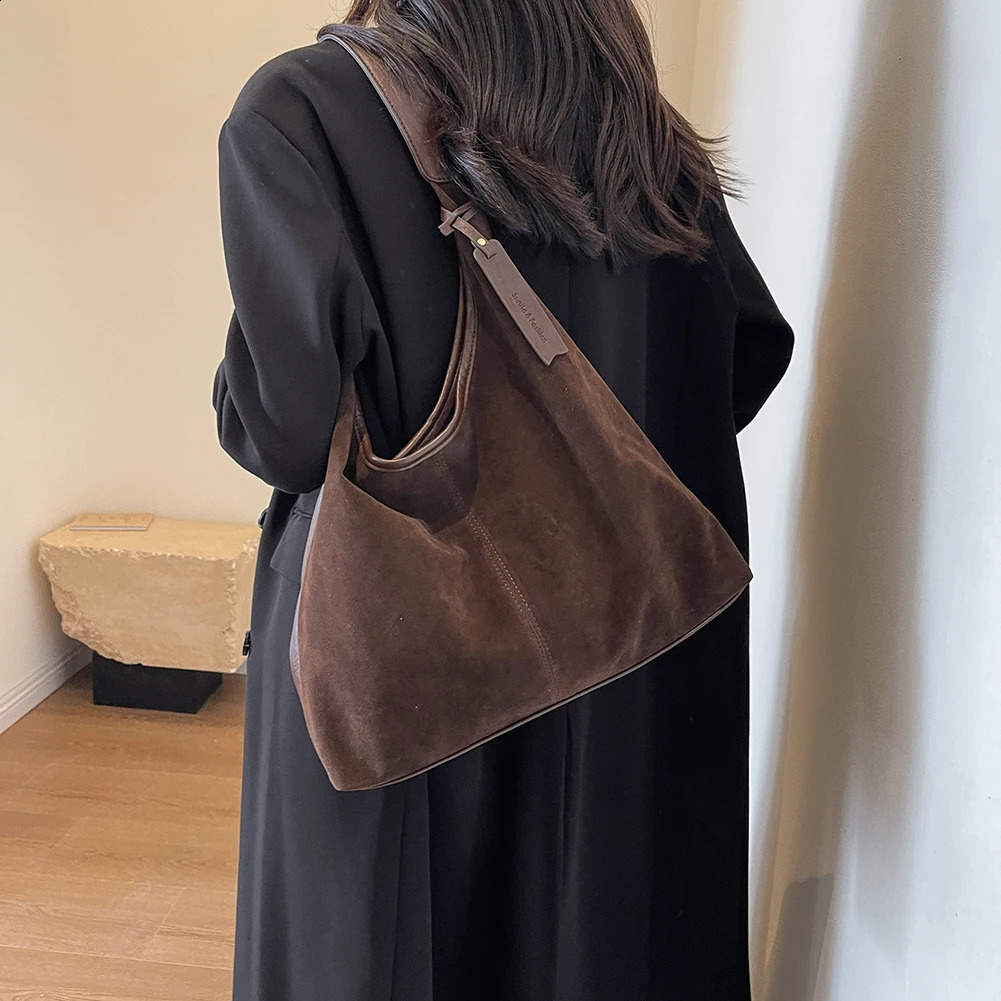 Suede Handbag Purse for Women Suede Shoulder Bag Retro Winter Womens Bag 2024 Fashion Trendy Ladies Shopping Clutch Hobo Bag 240912