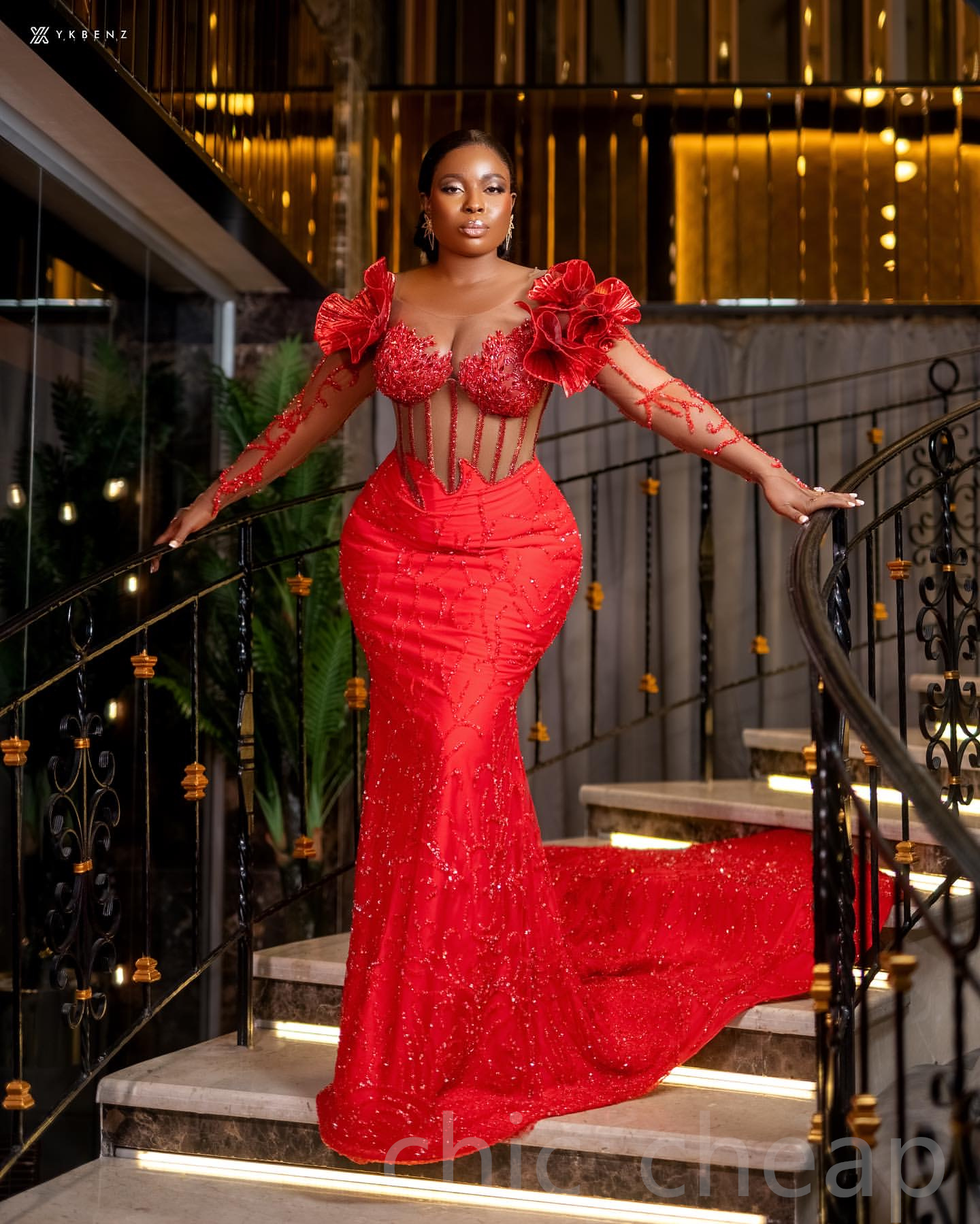 2025 Red Sequined Mermaid Prom Dress with Pearls and Lace for Special Ocns