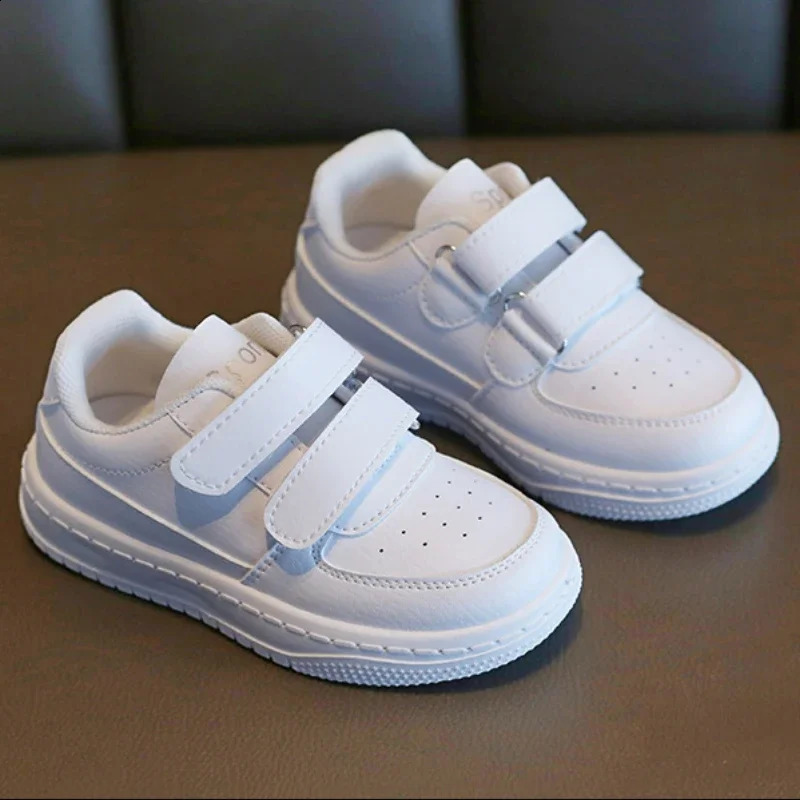 Autumn childrens white sports shoes casual soft soled fashionable boys and girls sports shoes fully matched childrens training shoes anti slip running