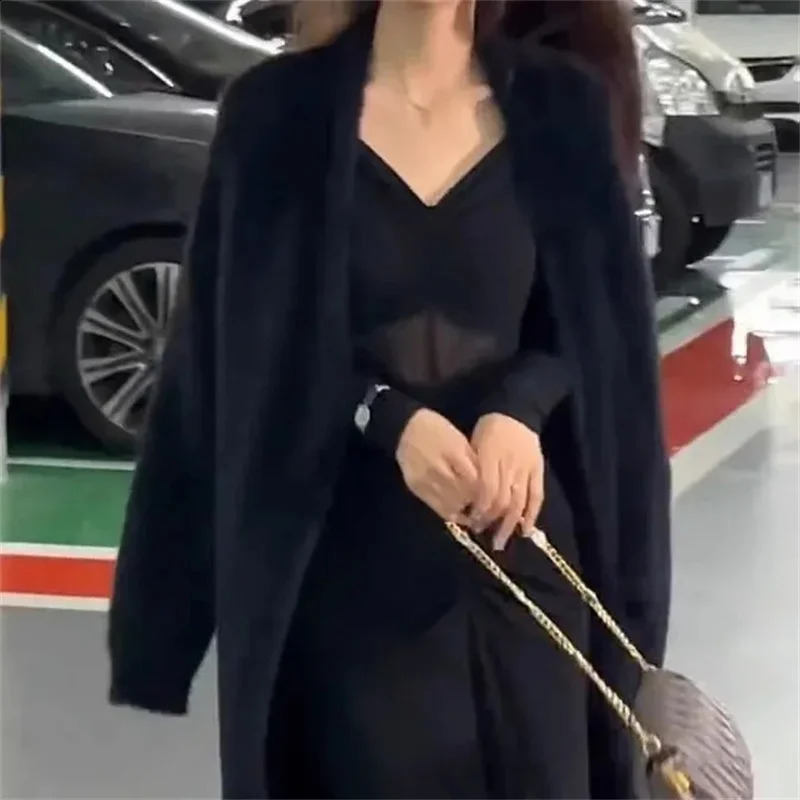 High Quality Soft Style Knitted Sweater Jacket For Womens Autumn And Winter Vintage Long Blue Pink Faux Mink Cardigan