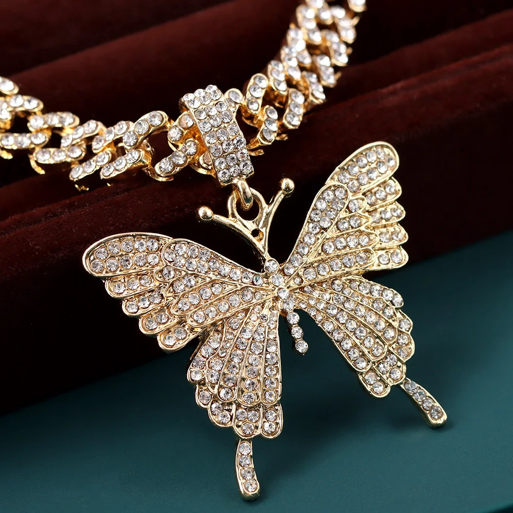 HipHop Pink Blue 9MM Cuban Link Chain Necklace for Women Iced Out Crystal Butterfly Pendant Choker Necklace Fashion Jewelry Gift 240903