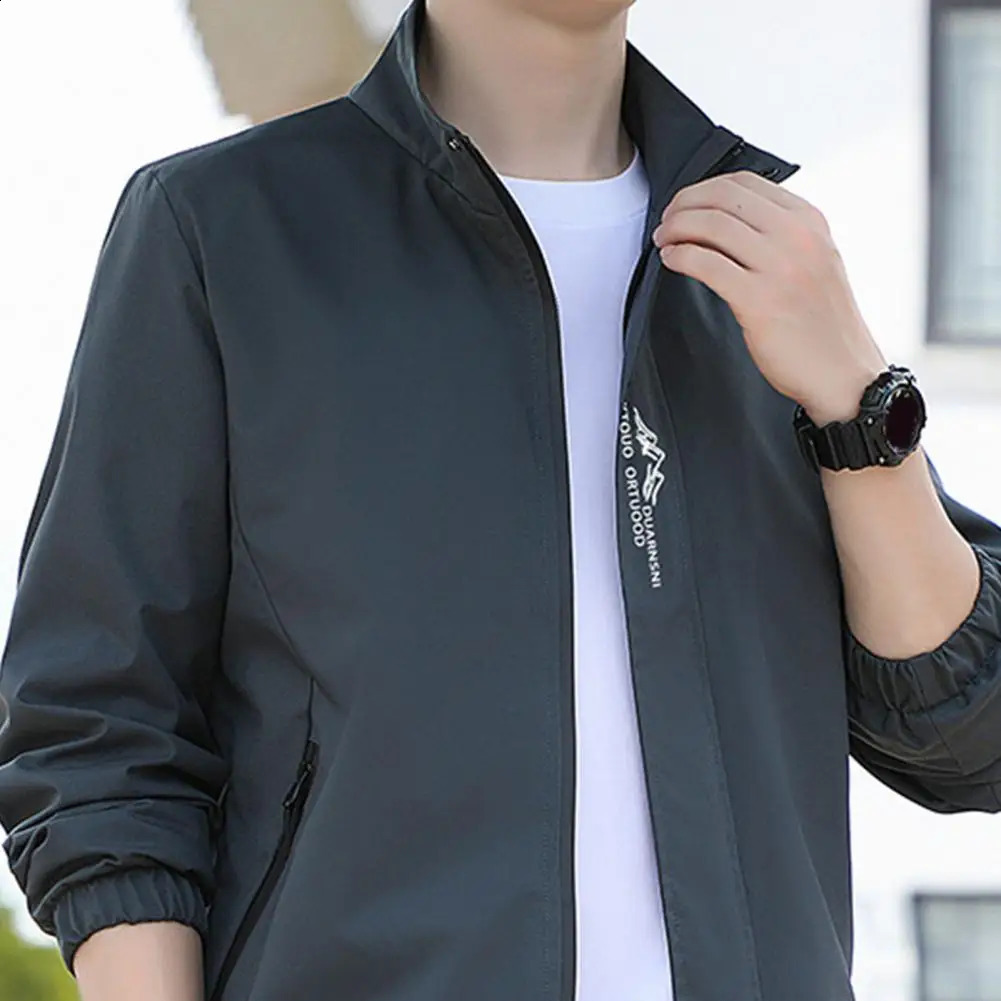 Mens spring and autumn casual jacket rack collar long sleeves embroidered letters printed zipper board ultra-thin jacket windproof 240906