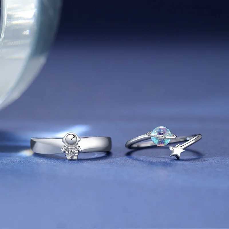 Two astronaut couples planet rings couple accessories astronaut moon rings star moon finger rings mens and womens jewelry W240912