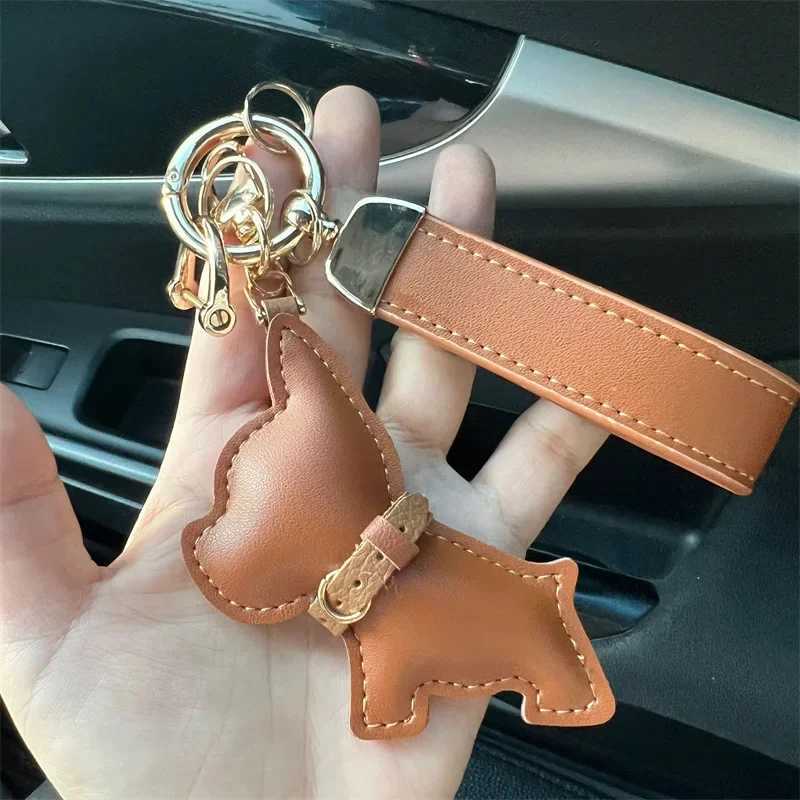 Car keychain leather French bulldog puppy car keychain creative gift bag pendant decoration cute W24091127